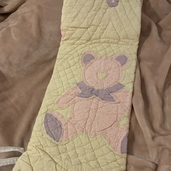 NWT Sweet Bear Bee Butterfly Toddler quilt (notX part of bundle sale) - Picture 4 of 15